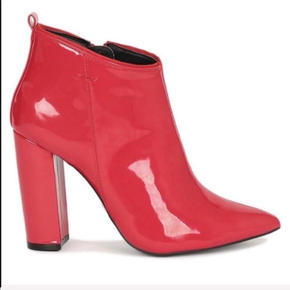Qupid red booties features a pointy toe size 7 - Picture 2 of 6